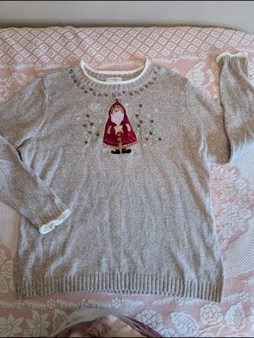 Classic Embroidered Crewneck Sweater - Light Gray with Red Accent